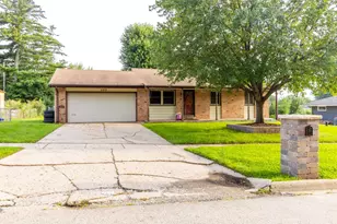 303 Hough Dr, Machesney Park, IL 61115 - Photo 36