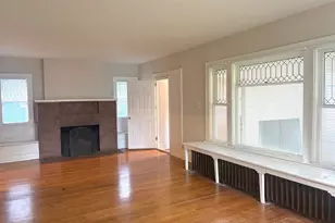 322 College Ave, Dekalb, IL 60115 - Photo 4