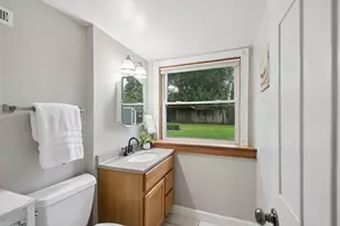 1233 N Lake Shore Dr, Round Lake Beach, IL 60073 - Photo 8