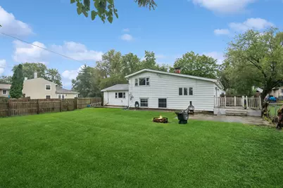 1233 N Lake Shore Drive, Round Lake Beach, IL 60073 - Photo 16