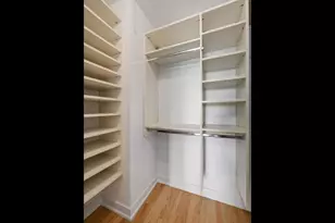 70 W Huron St, Chicago, IL 60654 - Photo 18