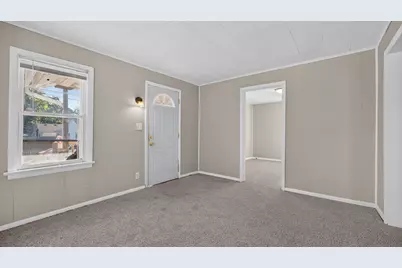 104 N Allin Street, Bloomington, IL 61701 - Photo 4