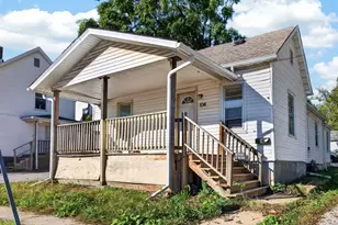 104 N Allin St, Bloomington, IL 61701 - Photo 2