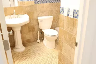 860 E Old Willow Rd, Prospect Heights, IL 60070 - Photo 10