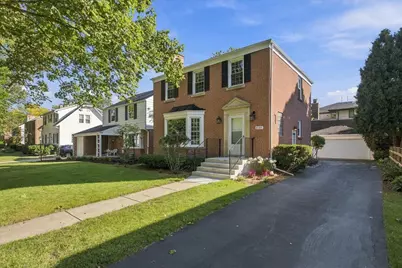 2107 Lincolnwood Drive, Evanston, IL 60201 - Photo 2