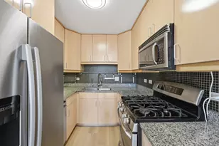 1243 Ranchview Ct, Buffalo Grove, IL 60089 - Photo 6