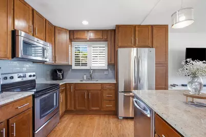 2037 E Touhy Avenue, Des Plaines, IL 60018 - Photo 6