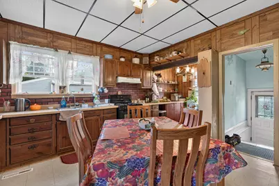 1211 E Broadway Street, Streator, IL 61364 - Photo 10
