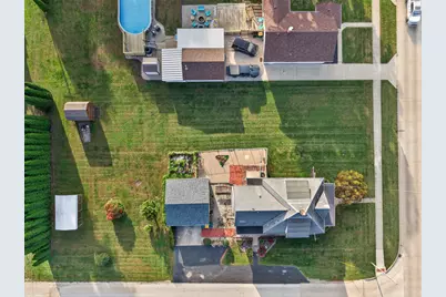 1211 E Broadway Street, Streator, IL 61364 - Photo 2