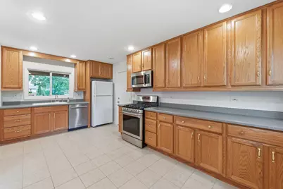475 Olive Street, Hoffman Estates, IL 60169 - Photo 10