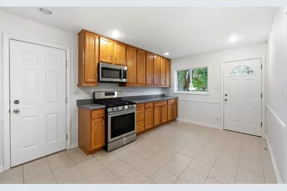 475 Olive Street, Hoffman Estates, IL 60169 - Photo 8