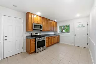 475 Olive St, Hoffman Estates, IL 60169 - Photo 8