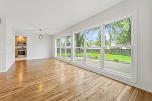 475 Olive St, Hoffman Estates, IL 60169 - Photo 4
