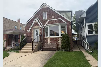 4918 W Winnemac Avenue, Chicago, IL 60630 - Photo 1