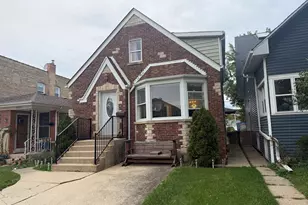 4918 W Winnemac Ave, Chicago, IL 60630 - Photo 1