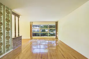 7307 N Karlov Ave, Lincolnwood, IL 60712 - Photo 2