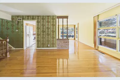 7307 N Karlov Avenue, Lincolnwood, IL 60712 - Photo 8