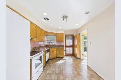 7307 N Karlov Avenue, Lincolnwood, IL 60712 - Photo 18
