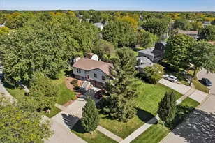 1185 S Apple Tree Ln, Bartlett, IL 60103 - Photo 22