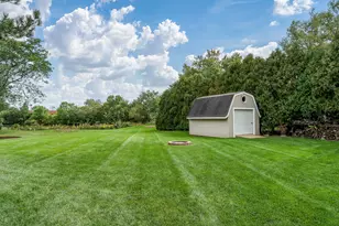 881 Willowbrook Dr, Wheeling, IL 60090 - Photo 10
