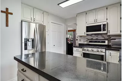 881 Willowbrook Drive, Wheeling, IL 60090 - Photo 28