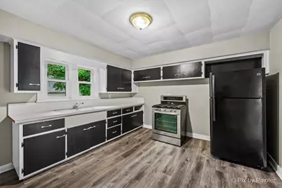 283 S Aldine Avenue, Elgin, IL 60123 - Photo 2