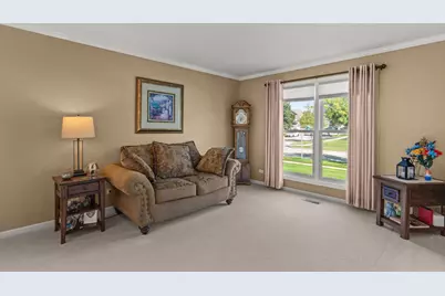 1460 Prairie Crossing Drive, West Chicago, IL 60185 - Photo 6