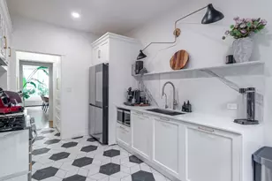450 W Surf St, Chicago, IL 60657 - Photo 18