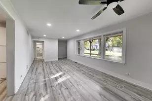 48 N Pleasant Rd, Lake Zurich, IL 60047 - Photo 4