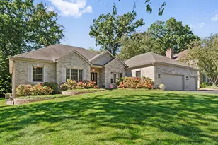 3401 Thunderbird Ln, Crystal Lake, IL 60012 - Photo 2
