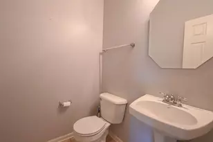 105 Station Park Cir, Grayslake, IL 60030 - Photo 14