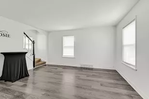 256 E 140th Pl, Dolton, IL 60419 - Photo 4