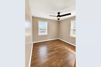 [Address not provided], Burbank, IL 60459 - Photo 6