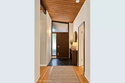 525 Pinecrest Lane, Wilmette, IL 60091 - Photo 2