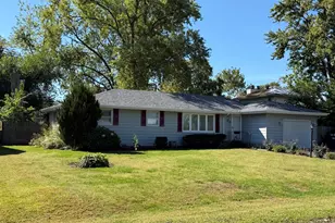 11 Strasma S Dr, Kankakee, IL 60901 - Photo 2