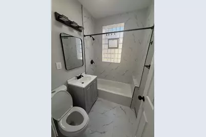 2230 E 70th Place #204, Chicago, IL 60649 - Photo 4