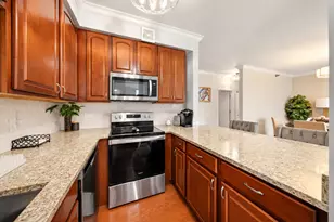 435 W Erie St, Chicago, IL 60654 - Photo 4