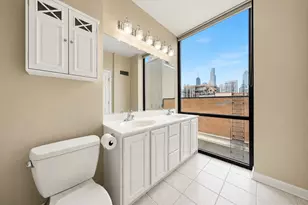 435 W Erie St, Chicago, IL 60654 - Photo 12