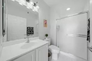 435 W Erie St, Chicago, IL 60654 - Photo 16