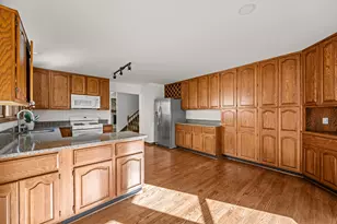1119 Dickens Ave, Naperville, IL 60563 - Photo 10