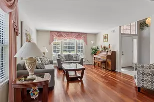 925 Brompton Cir, Bolingbrook, IL 60440 - Photo 2