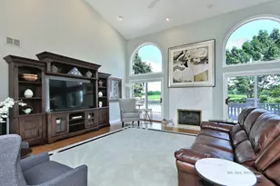 29051 N Cleek Ct, Mundelein, IL 60060 - Photo 8