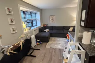 530 W Surf St, Chicago, IL 60657 - Photo 8