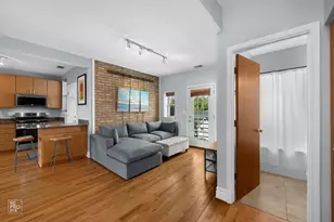 2546 W George St, Chicago, IL 60618 - Photo 2