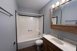 909 Sunset Rdg, Danville, IL 61832 - Photo 8