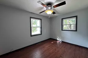 909 Sunset Rdg, Danville, IL 61832 - Photo 6