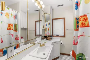 386 E Chicago St, Elgin, IL 60120 - Photo 30