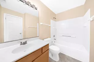 1733 Avalon Ct, Glendale Heights, IL 60139 - Photo 6