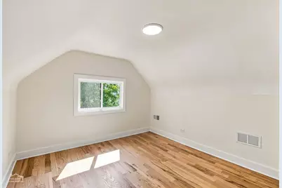 5722 W Grover Street, Chicago, IL 60630 - Photo 12