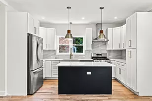 5722 W Grover St, Chicago, IL 60630 - Photo 8